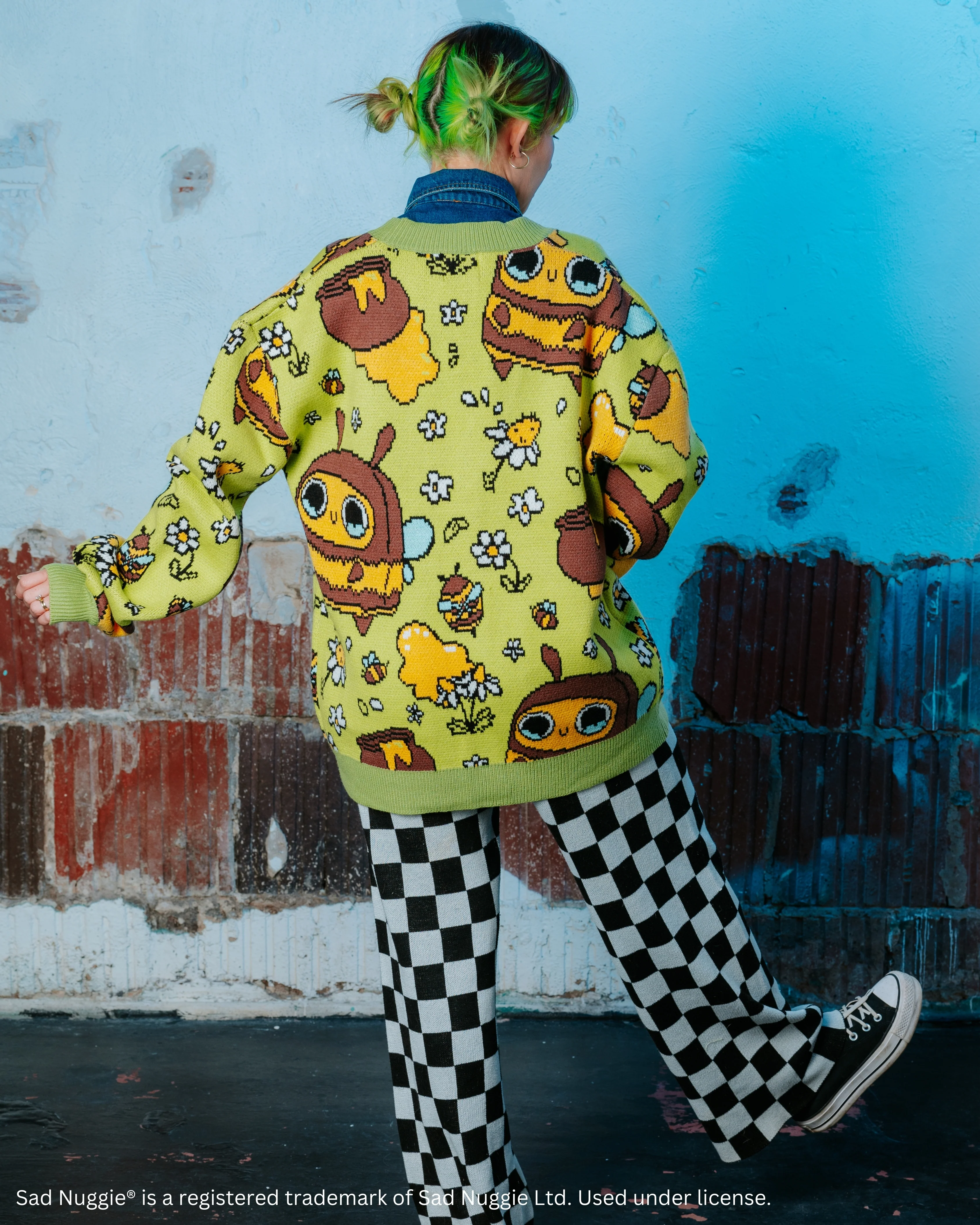 Bee Nuggie Cardigan - Image 4