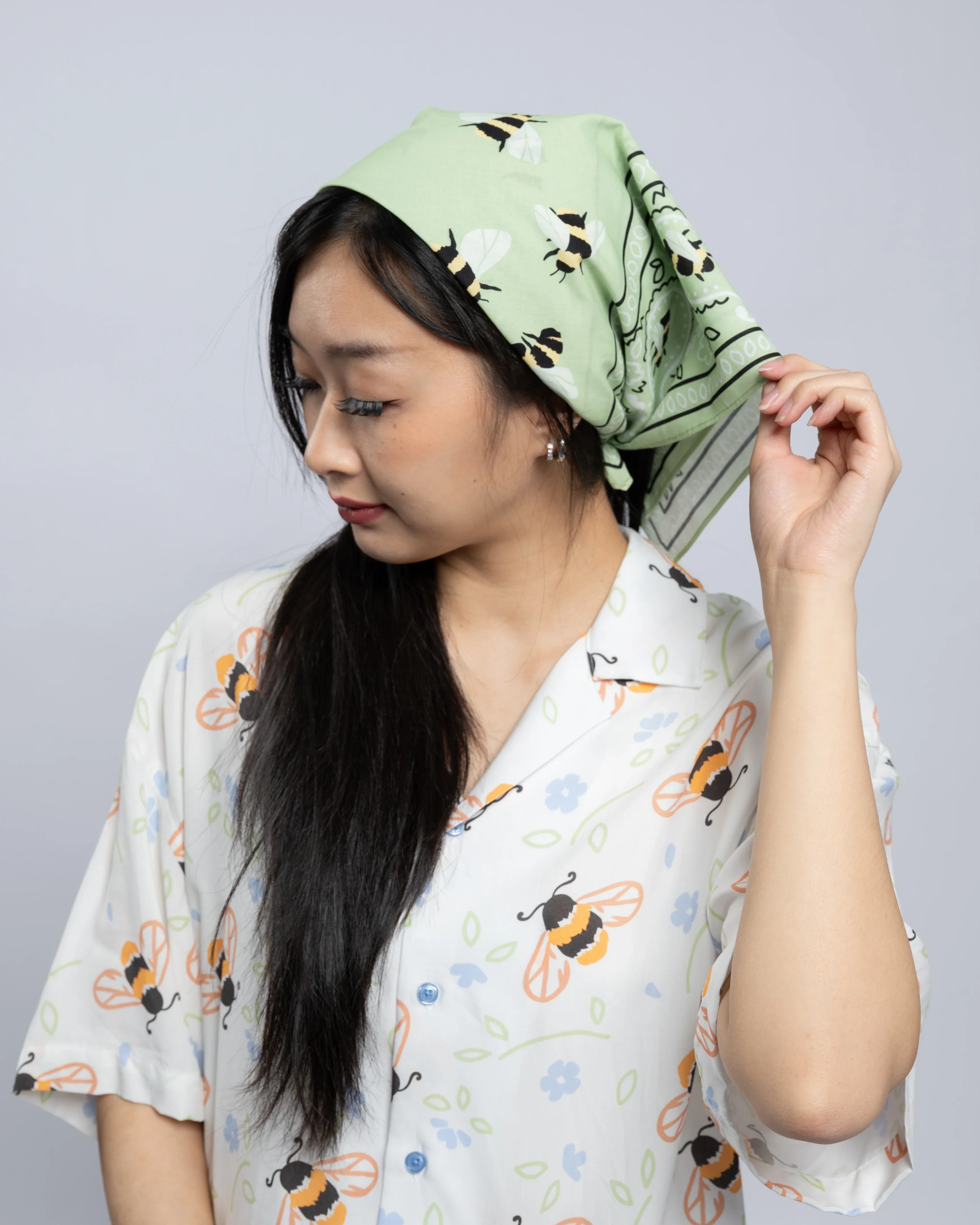 Buzzin' Around Bandana - Image 4
