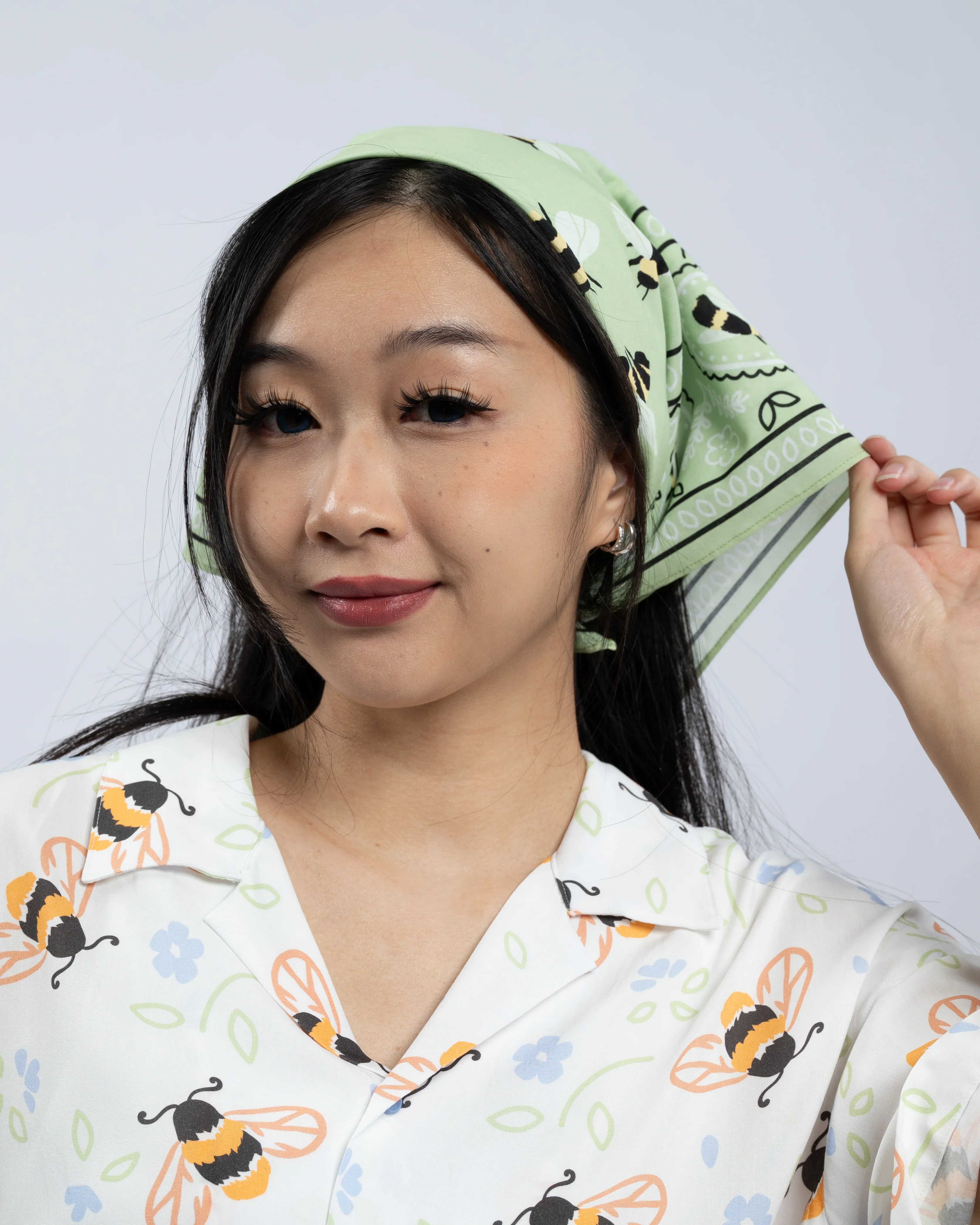 Buzzin' Around Bandana - Image 6