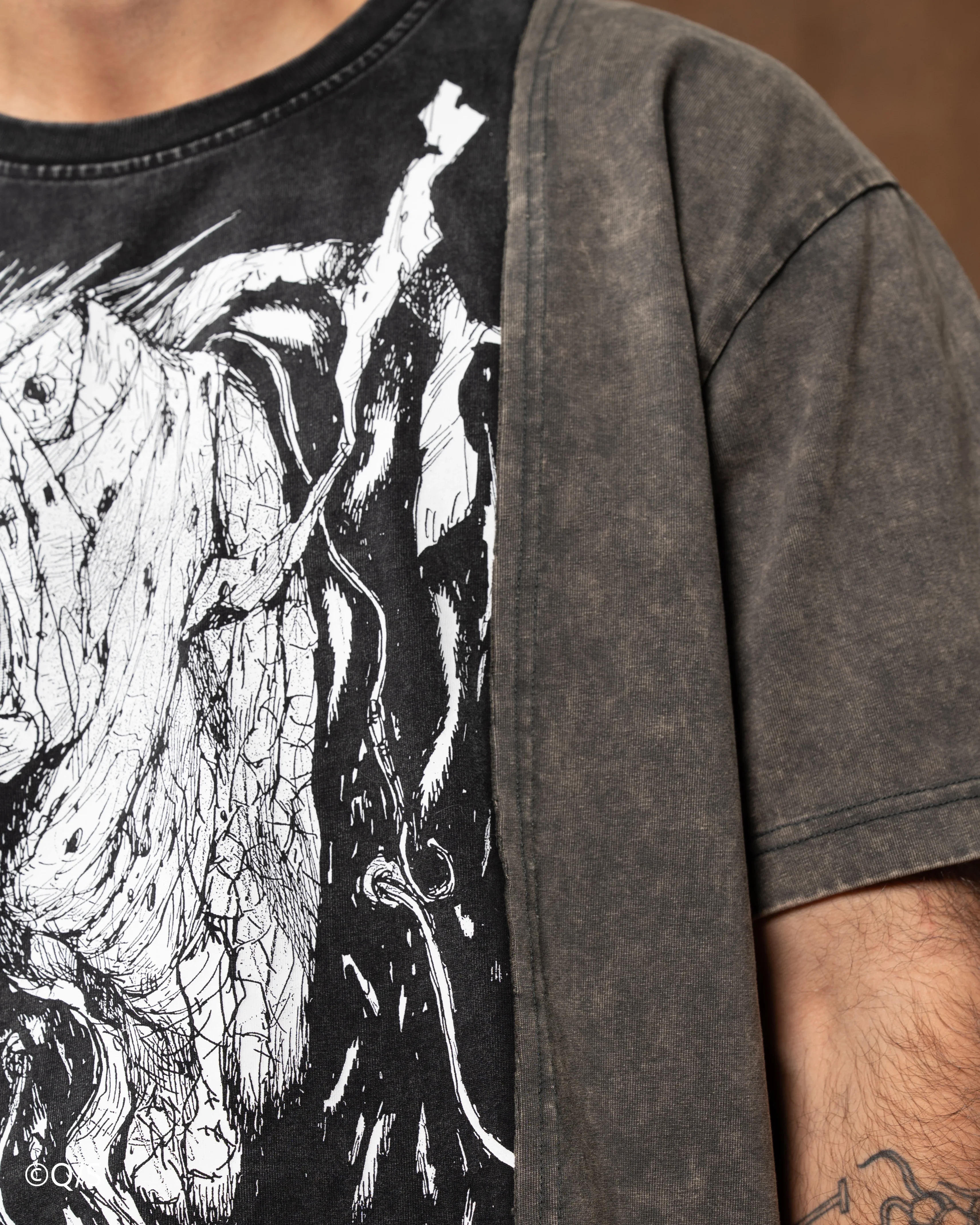 Caiman Side Cut Tee - Image 16