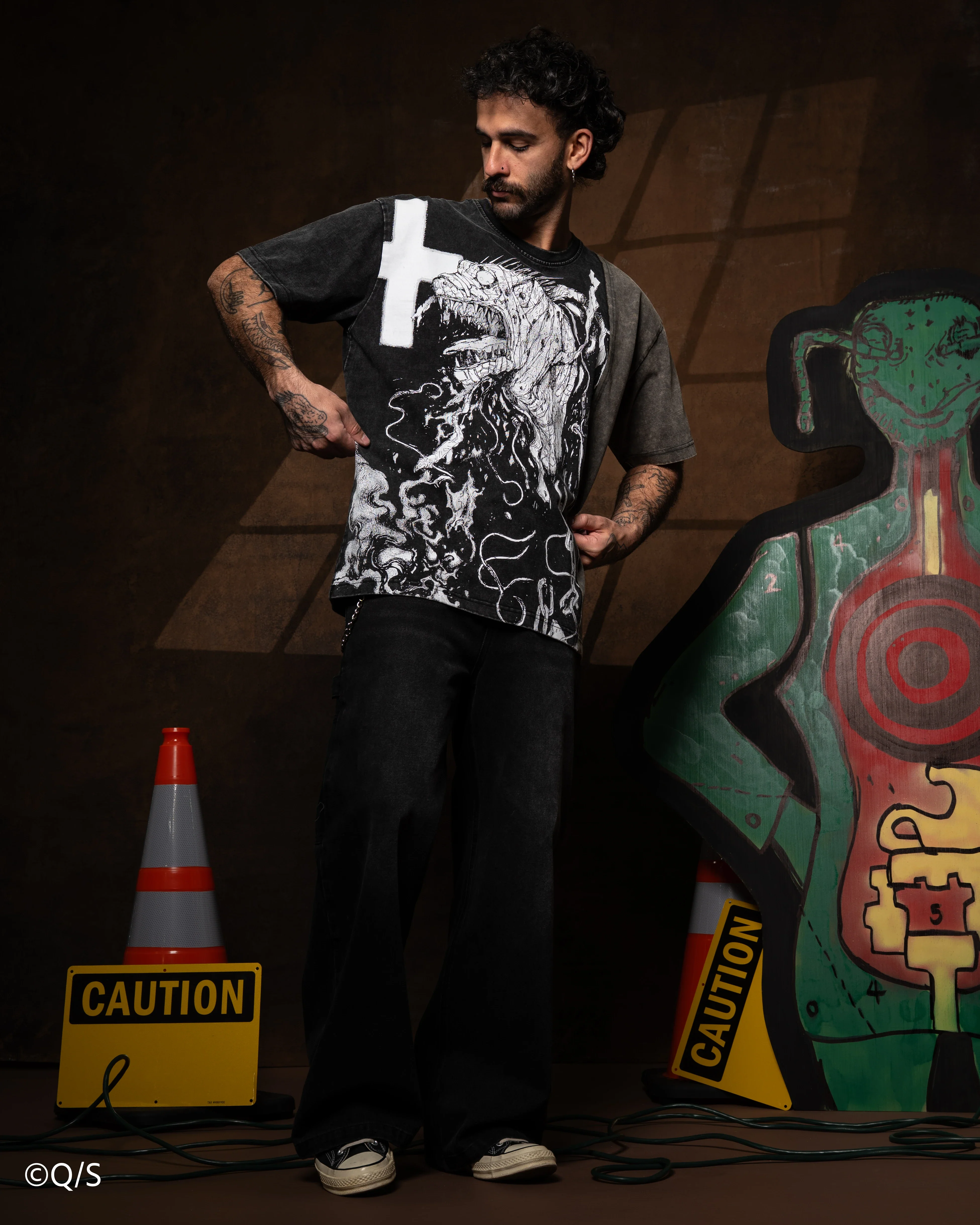 Caiman Side Cut Tee - Image 5