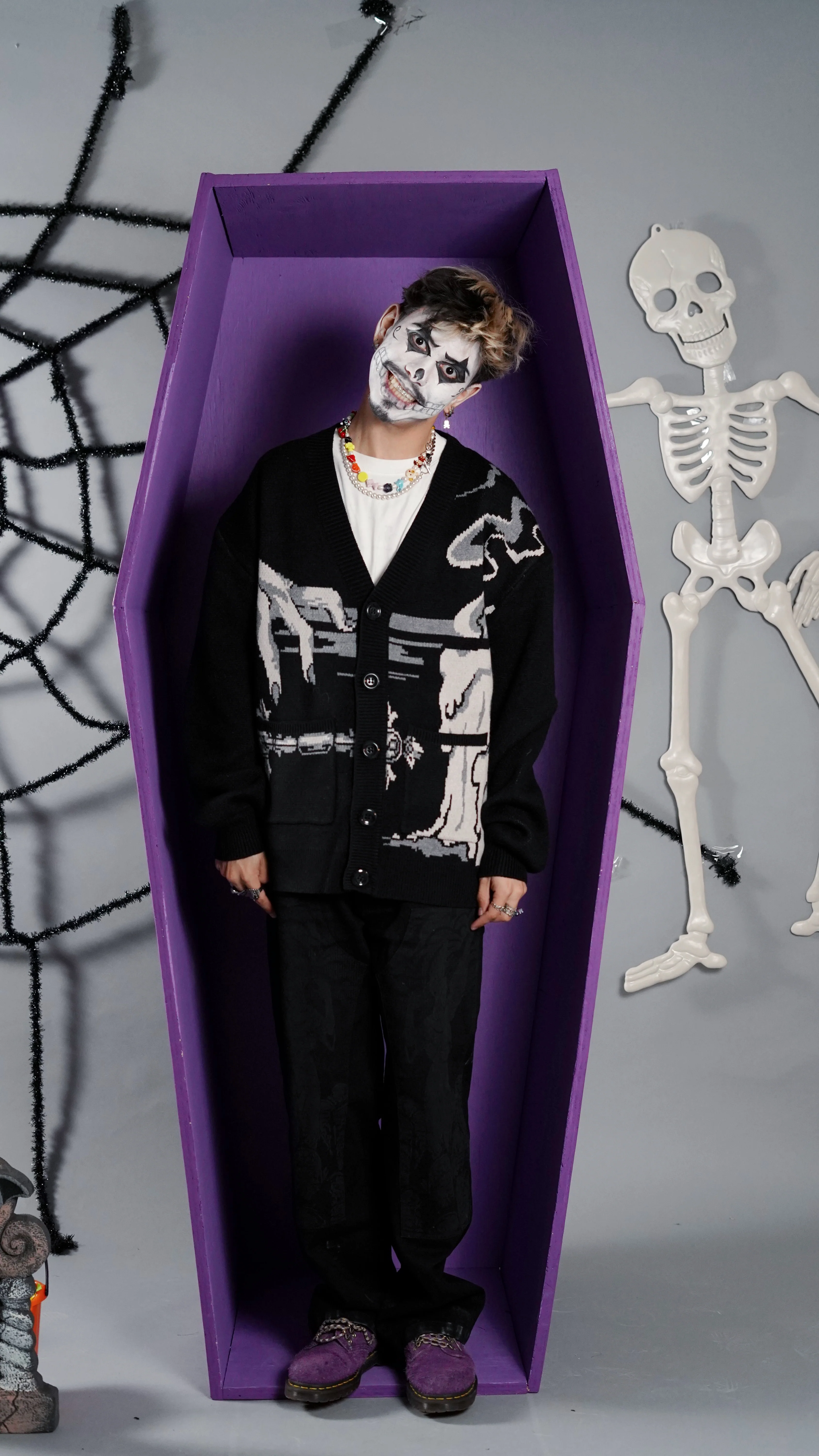 Dracula Cardigan - Image 10