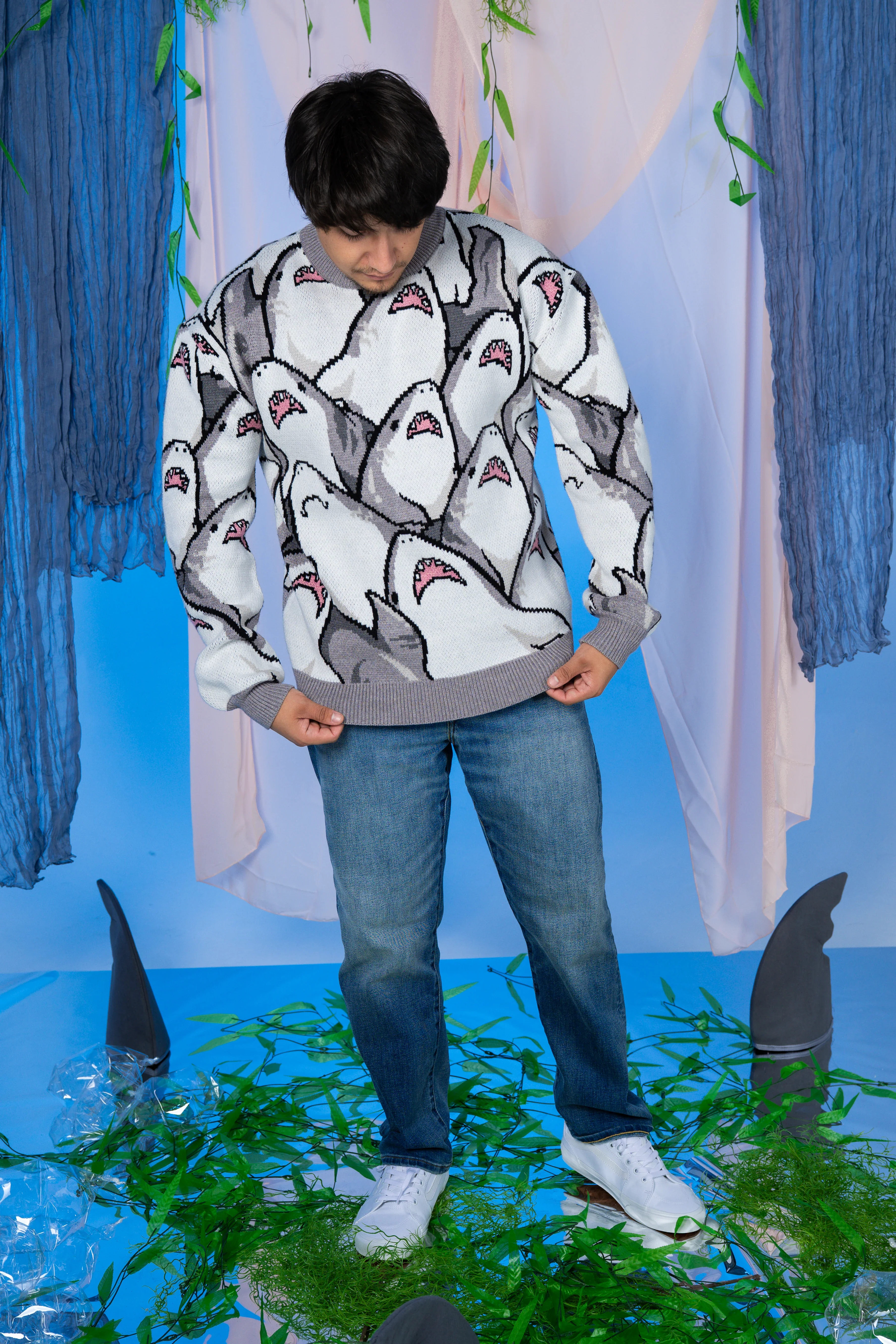 Jaws Dropping Sweater - Image 9