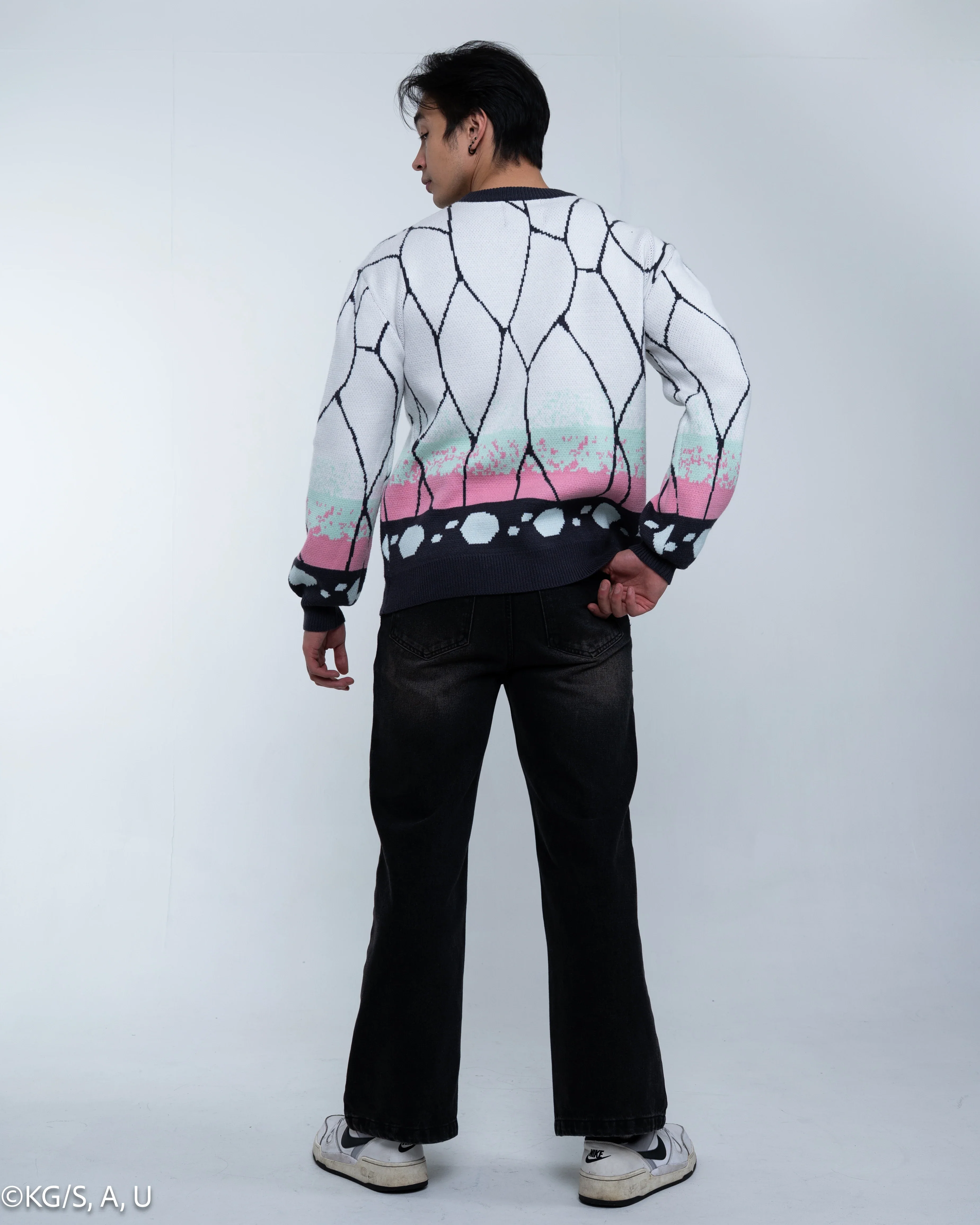 Shinobu Sweater - Image 10