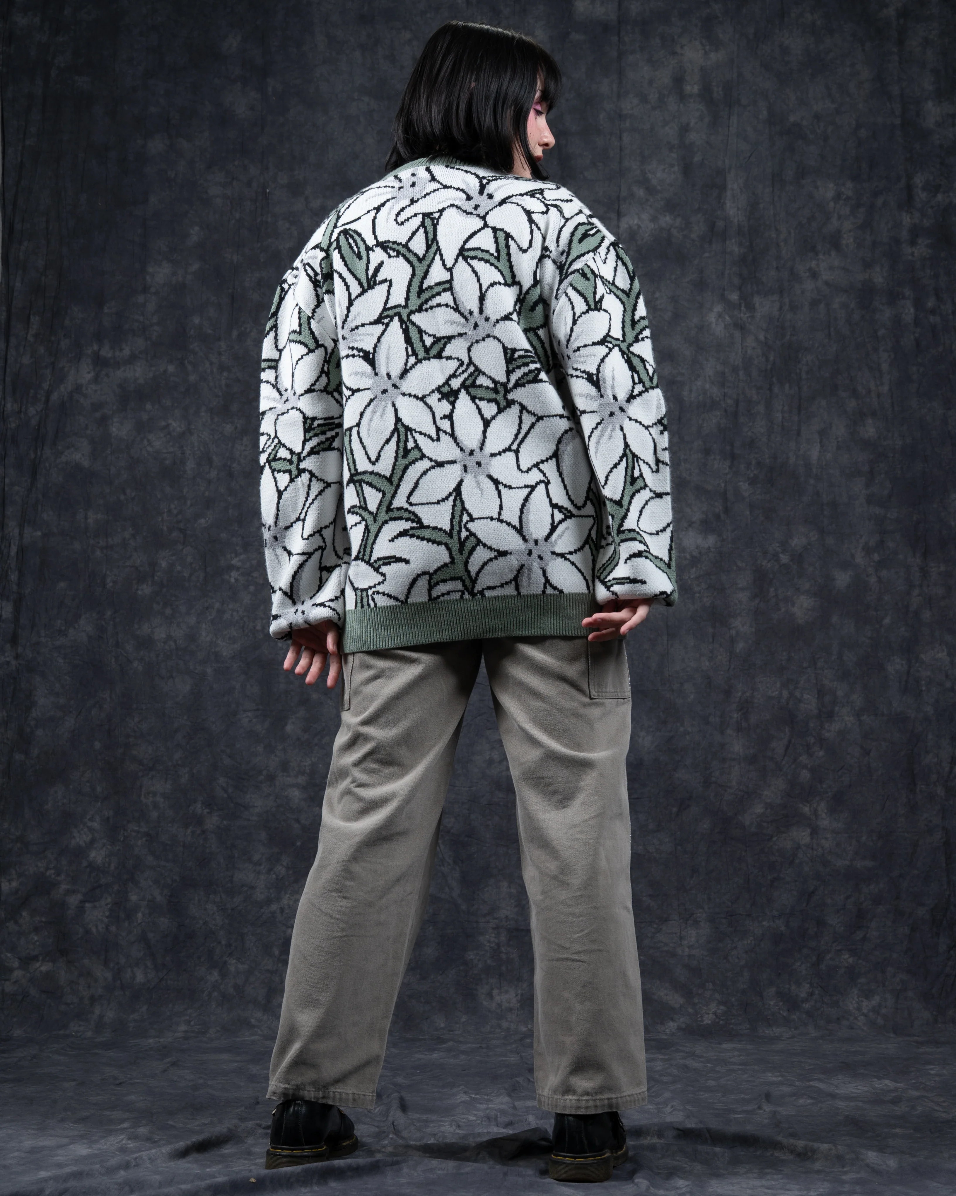 White Lily Cardigan - Image 10